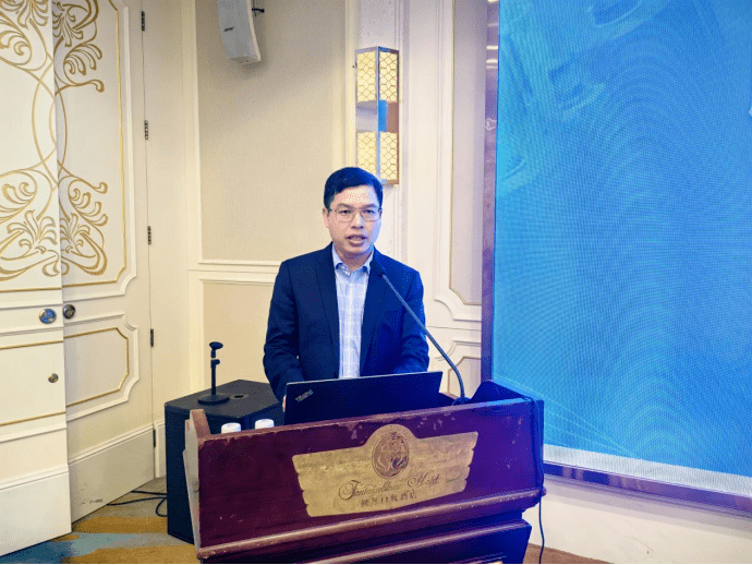 尊龙凯时网站：中国纺织机械协会印染机械分会二届二次会议在佛山顺利召开