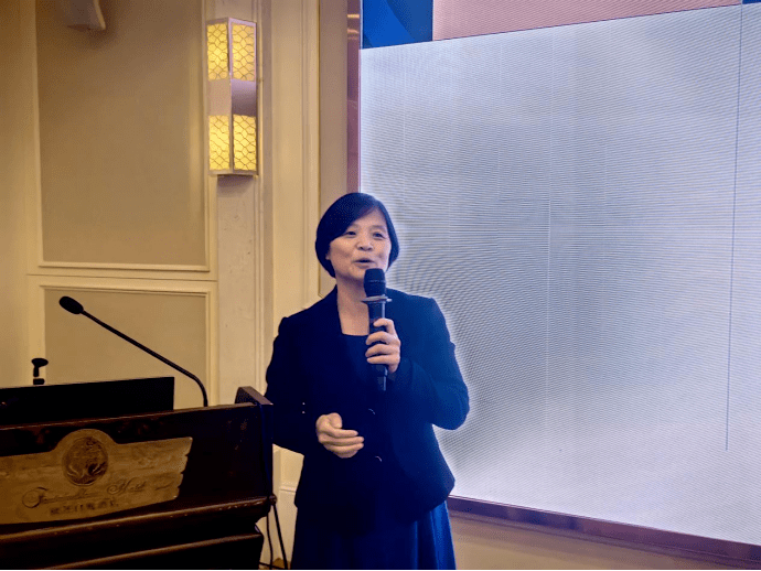 尊龙凯时网站：中国纺织机械协会印染机械分会二届二次会议在佛山顺利召开(图4)