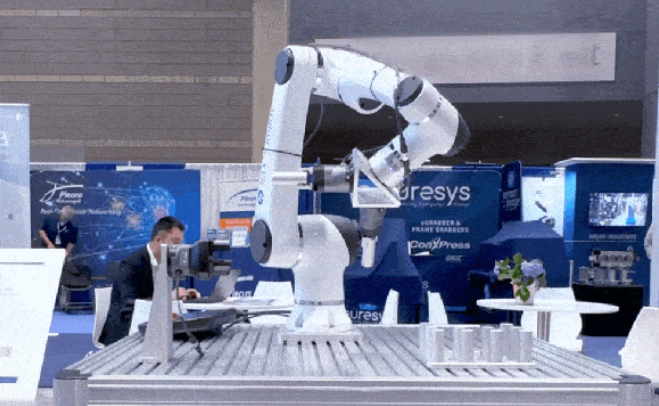 展示焊接、码垛、CNC大族协作机器人亮相美国AUTOMATE2024(图2)