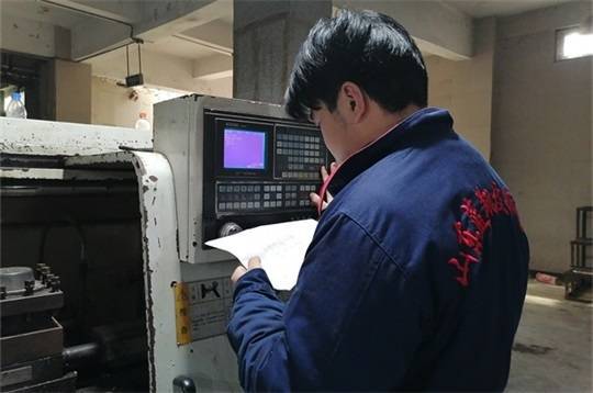 人生就是博：山东蓝翔技师学院举行2024数控专业秋季技能大赛(图5)