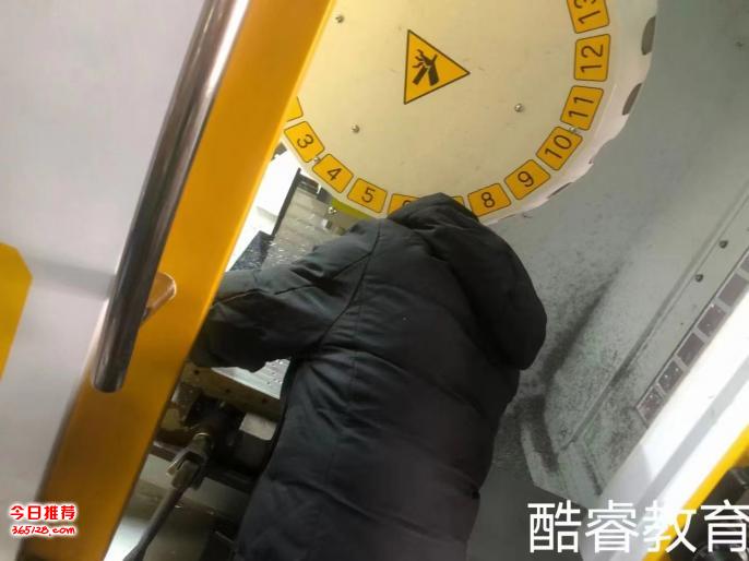 尊龙凯时网站：松山湖大岭山酷睿机械零件cnc数控车床加工培训班