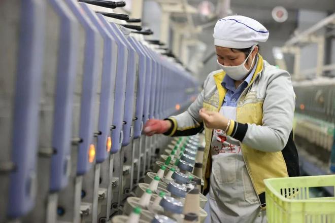 湖北襄阳樊城区区长王鹏飞：以功能产品穿针、以织造品牌引线加快推动传统纺织产业破局新生(图3)