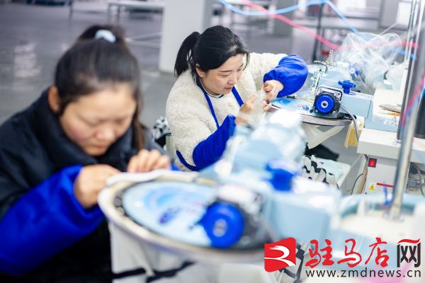 嫘祖故里织就服装闪耀全球